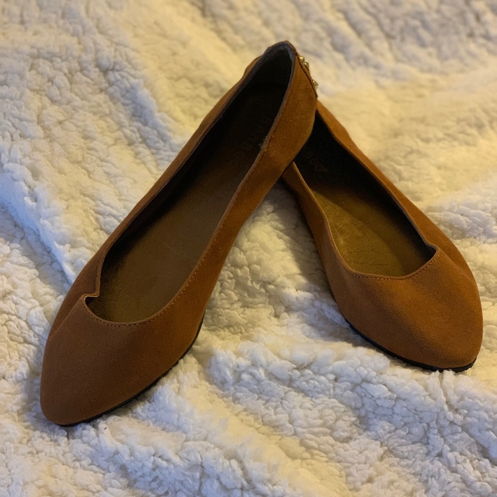 Cute Studded brown flats size 6.5 New-never worn